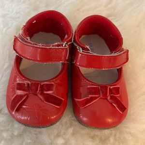 Robeez Girls Red Patent Leather Bow Velcro Strap Walker Shoes Size 9-12 Months